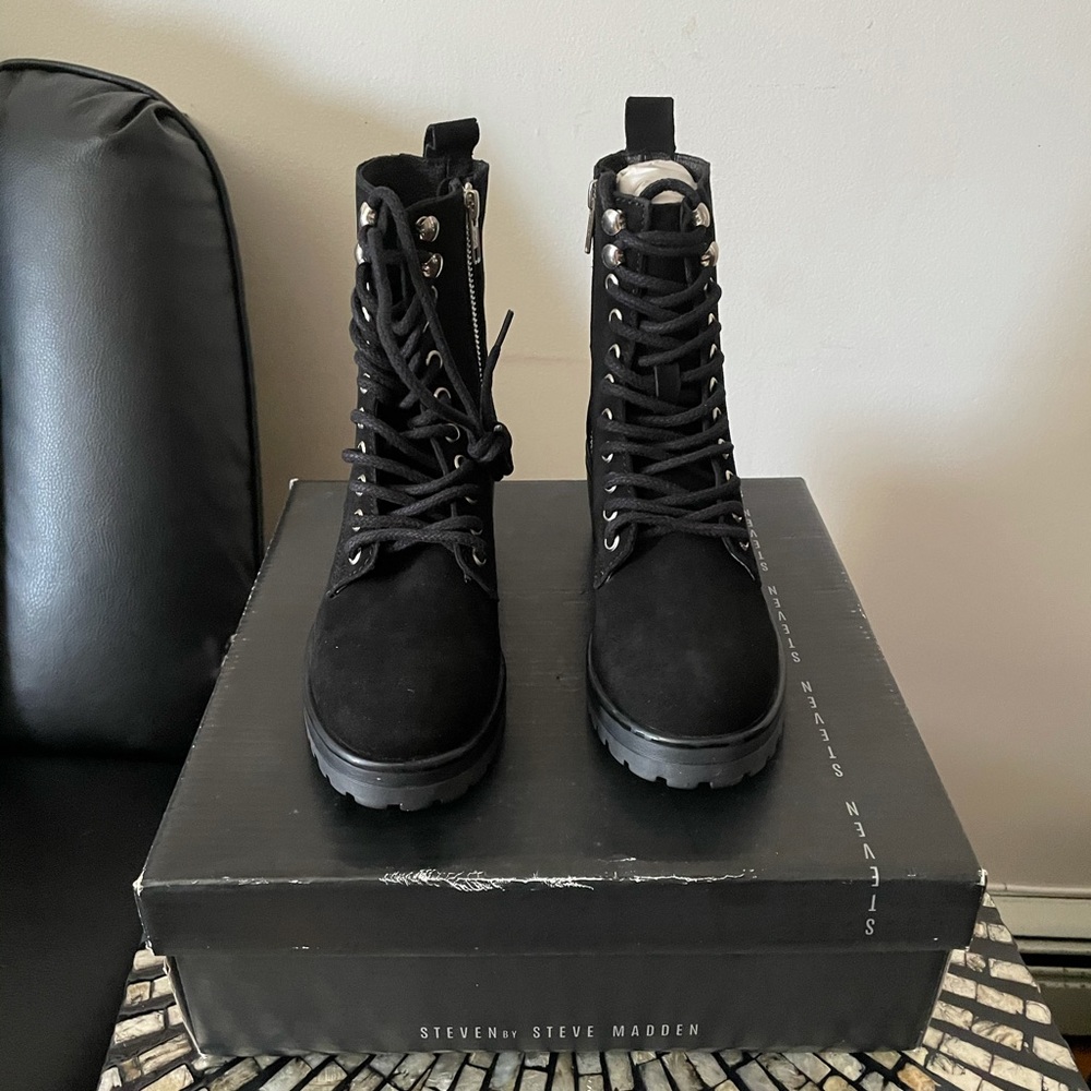 NWOT Steve Madden Boots